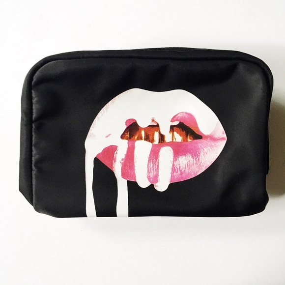 Kylie Cosmetics Lips Makeup Bag - Picture 2 of 4